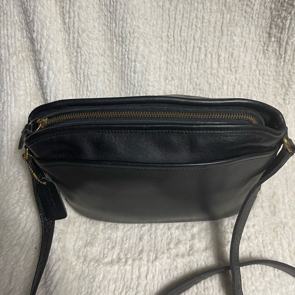 Vintage Coach 9976 Black Leather Crossbody Bag  adjustable strap Brass hardwares - Picture 10 of 14